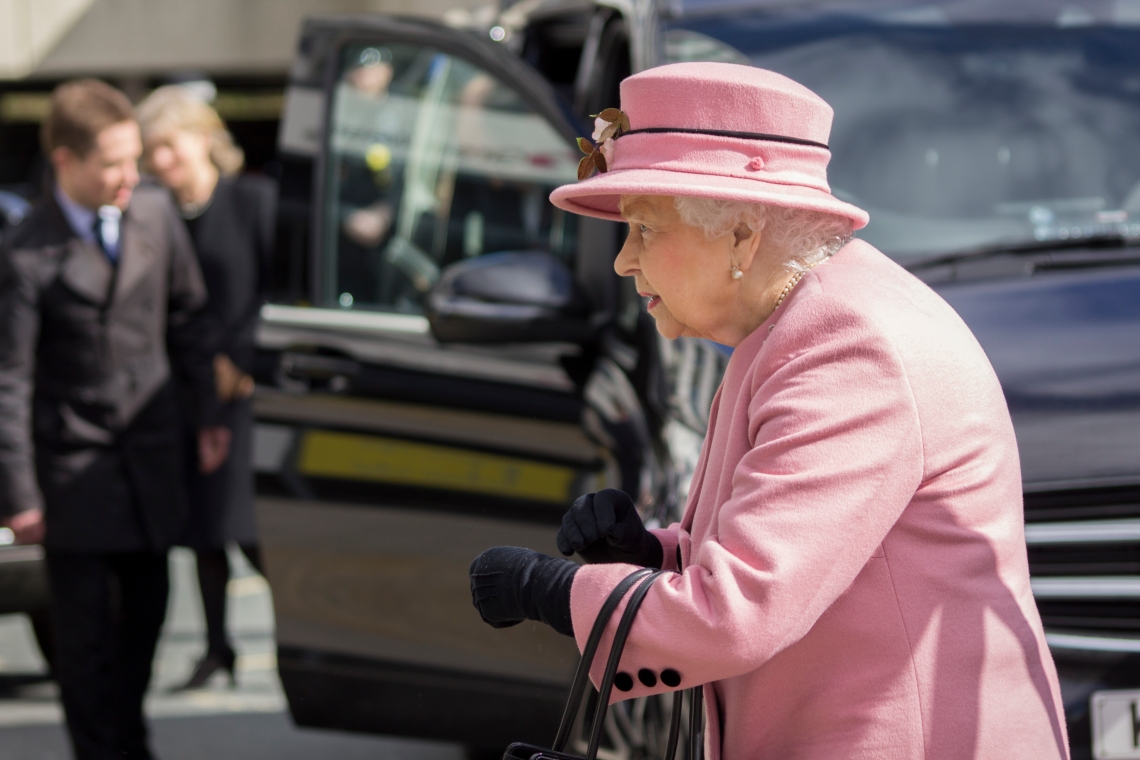 morgan bishop - Queen arrives at plymouth train station